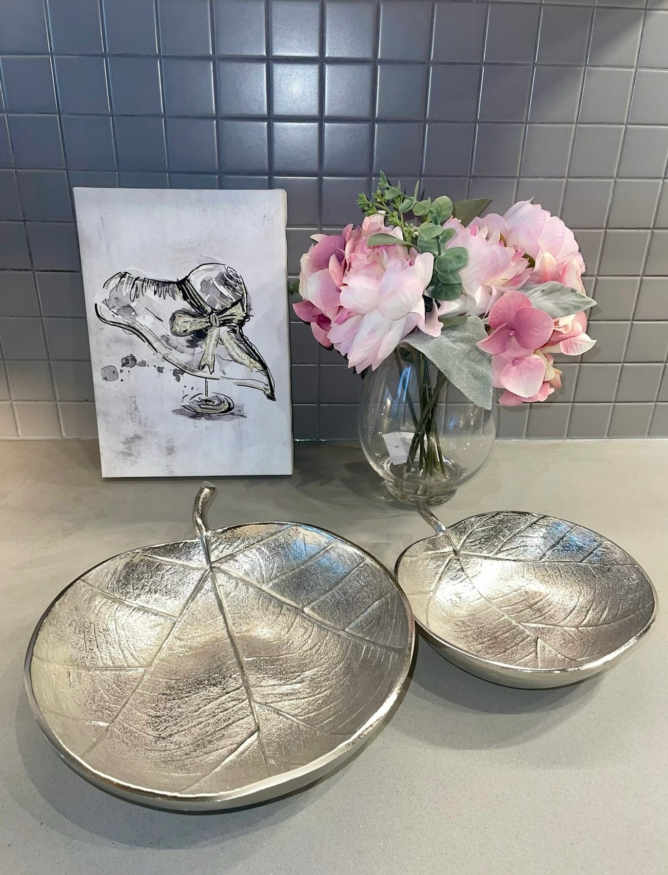 Elegant Leaf Bowl